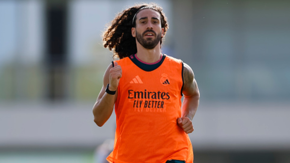 Cucurella llega para zanjar el debate del 3