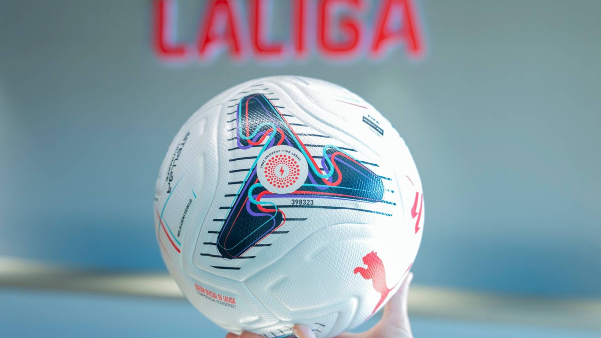LaLiga presenta su nuevo balón conectado: El Puma Stellar Nitro Ultimate