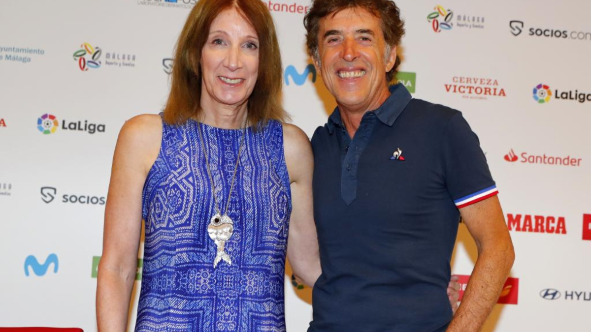 Perico Delgado e Pippa York si incontrano a Málaga dopo anni di distanza, con conversazioni e cene