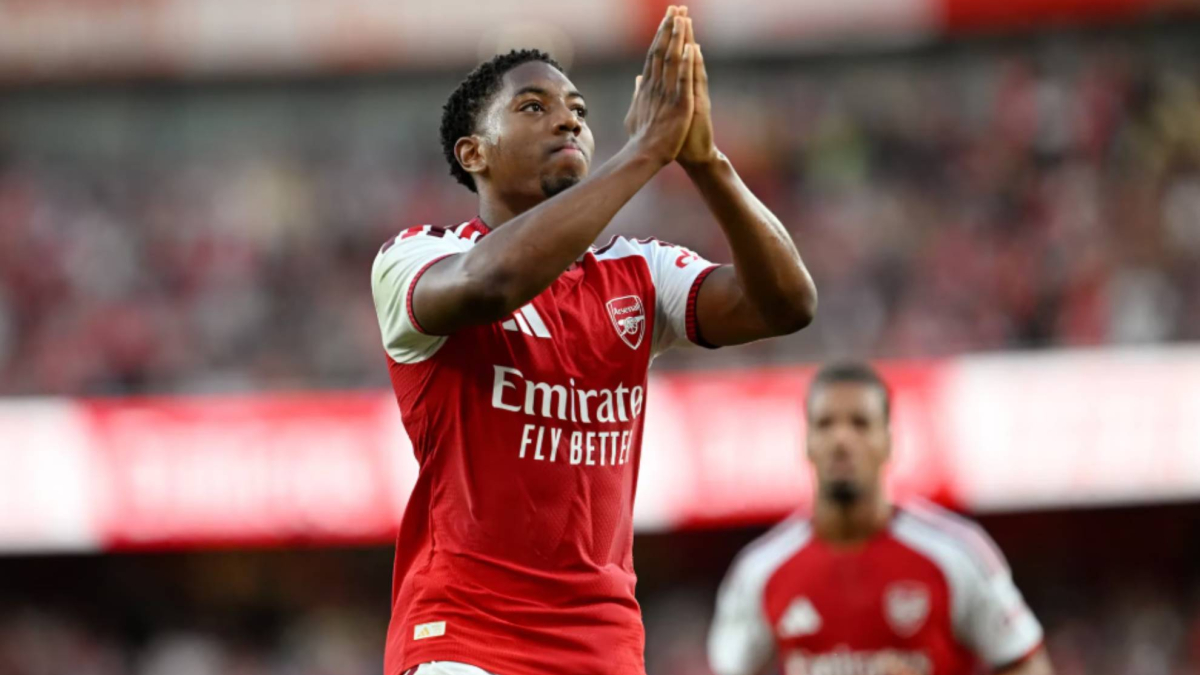Fàbregas regresa al Emirates en un duelo de banquillos con Arteta