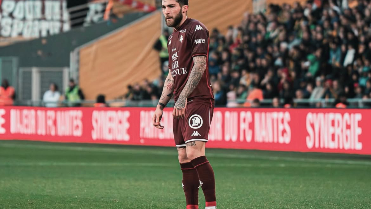 El Rayo Vallecano cierra el fichaje de Giorgi Tsitaishvili