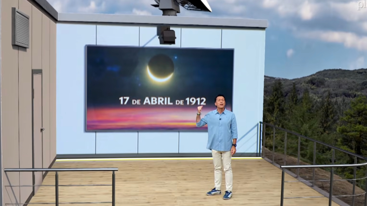 L'eclissi solare total si svolge in Spagna, con un pubblico numeroso che guarda la trasmissione su La 1