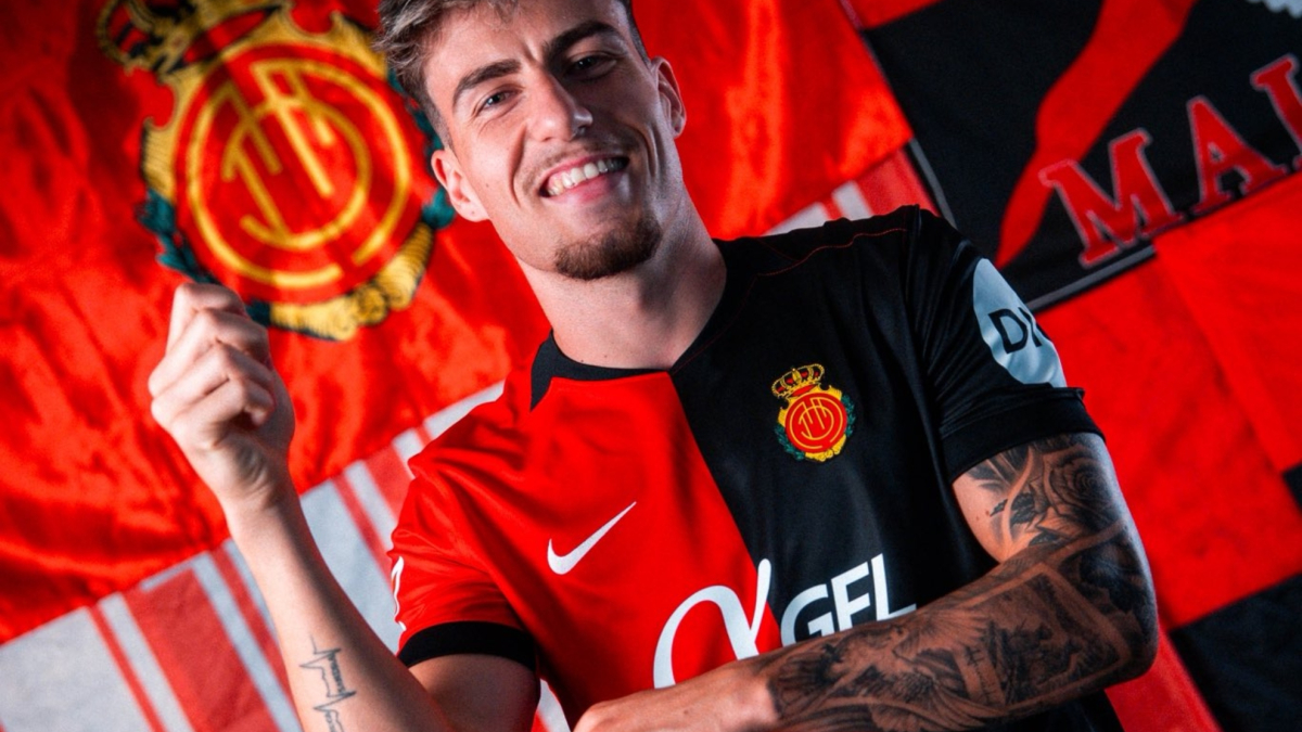 Adrián Liso ya es bermellón: “No fue una decisión difícil venir al Mallorca”