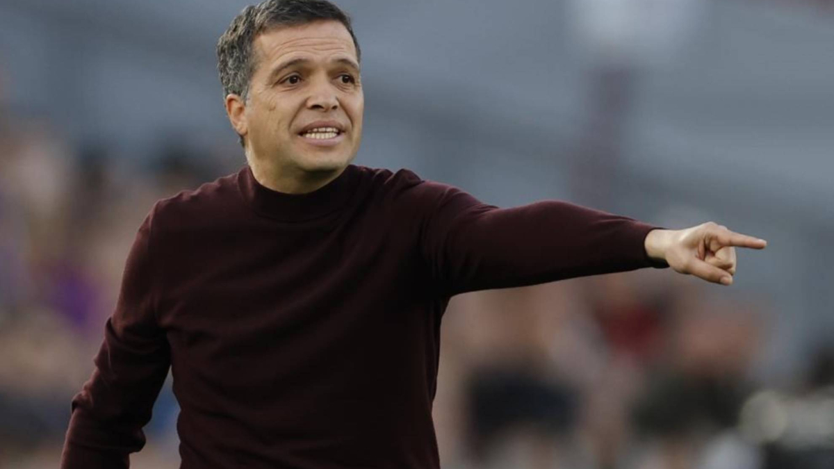 Luís Castro: 'Si hubiera sido por mí, no habría vendido a Espí, pero el club...'