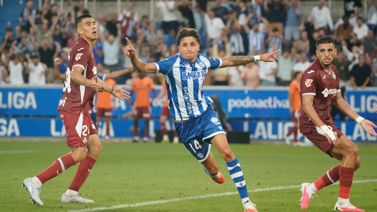 El Alavés se impone al Getafe con un contundente 3-0