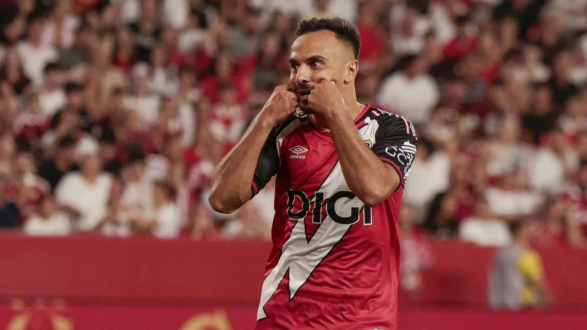 Gol de Álvaro García en el partido Sevilla 2-1 Rayo Vallecano