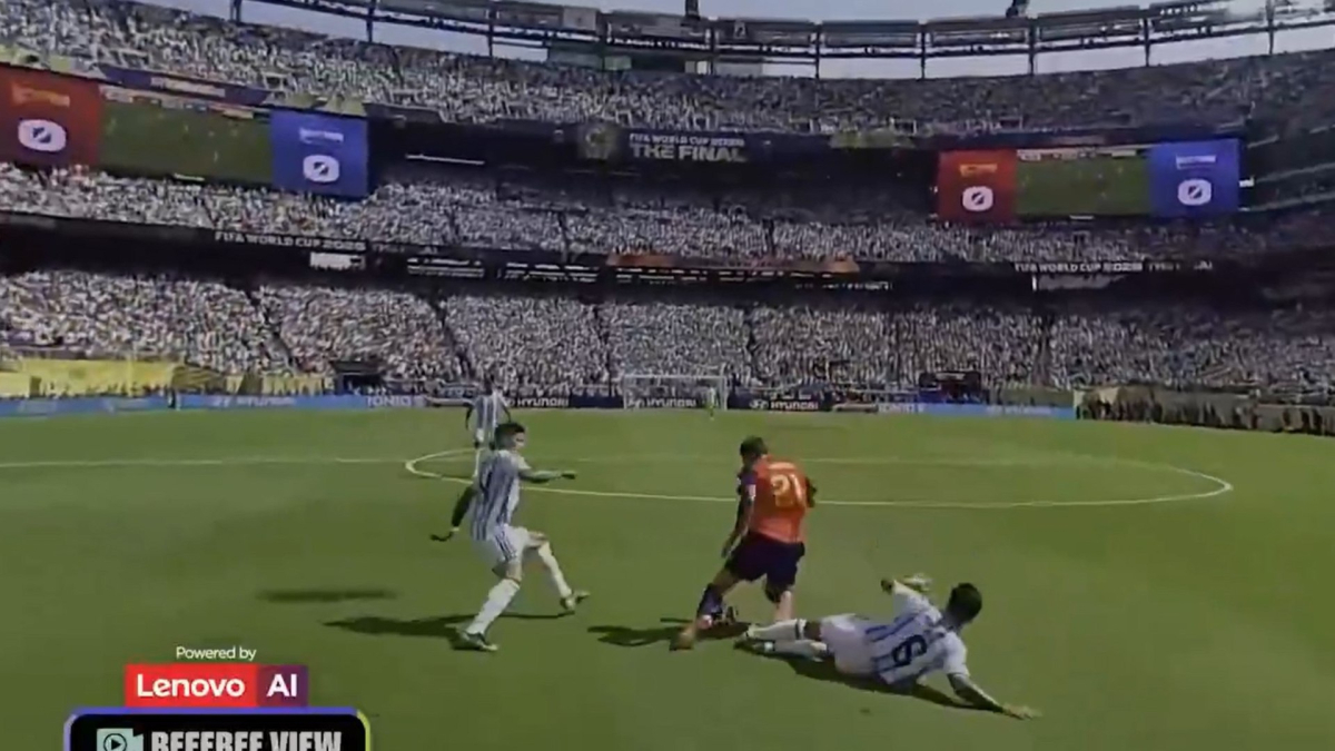 Así se vio el juego sucio de Argentina contra España desde la cámara on board del árbitro