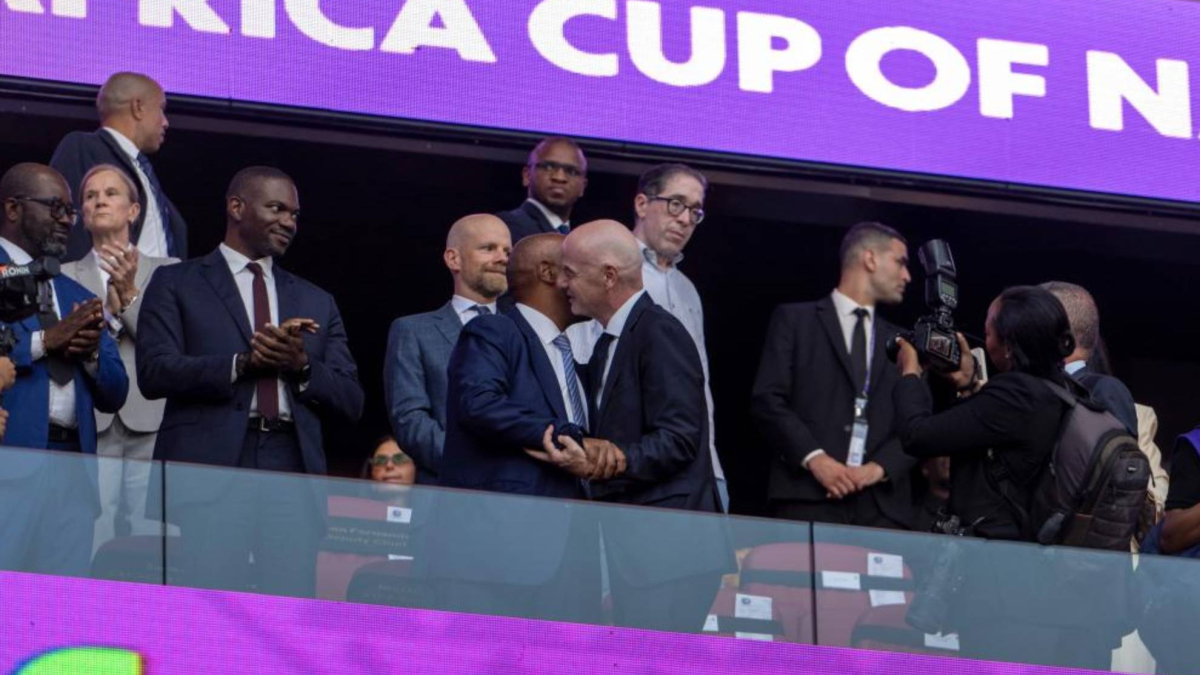 África se divide por Infantino