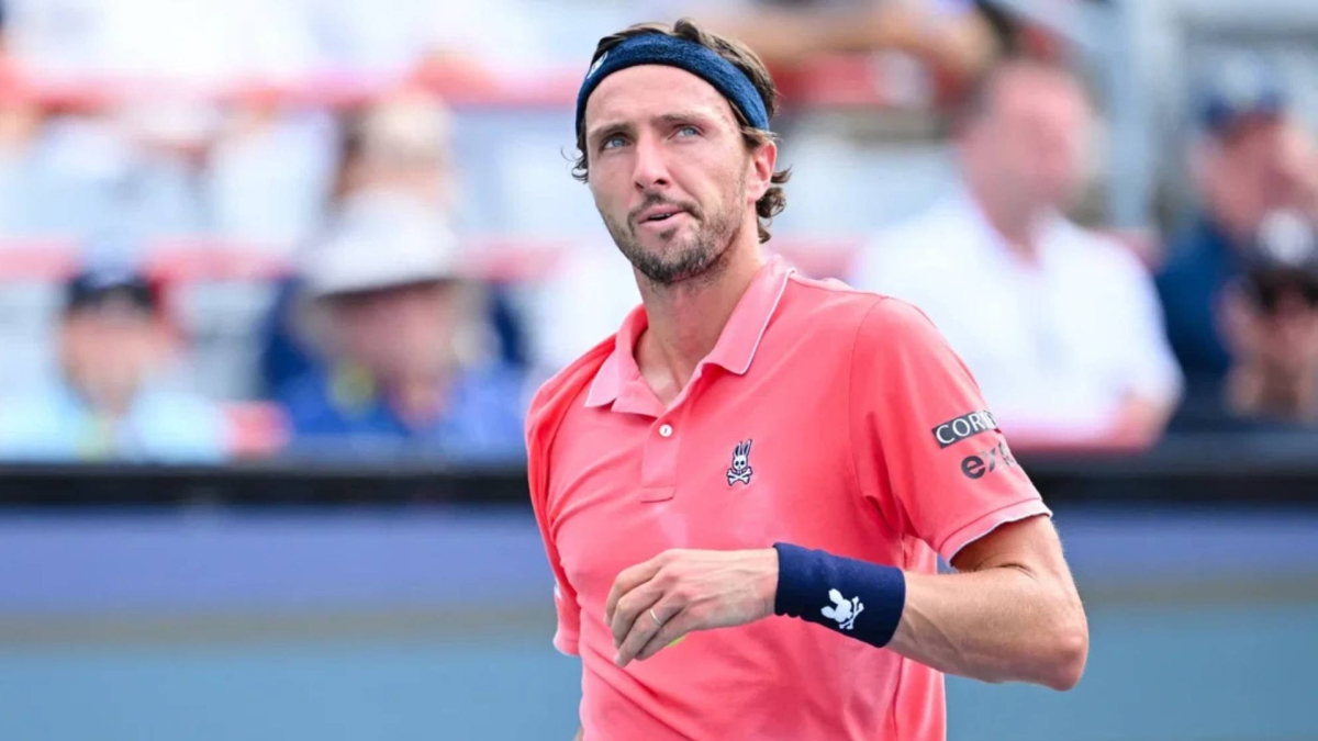Rinderknech reagisce a tifoso durante match al Cincinnati Open, tensione nel terzo set