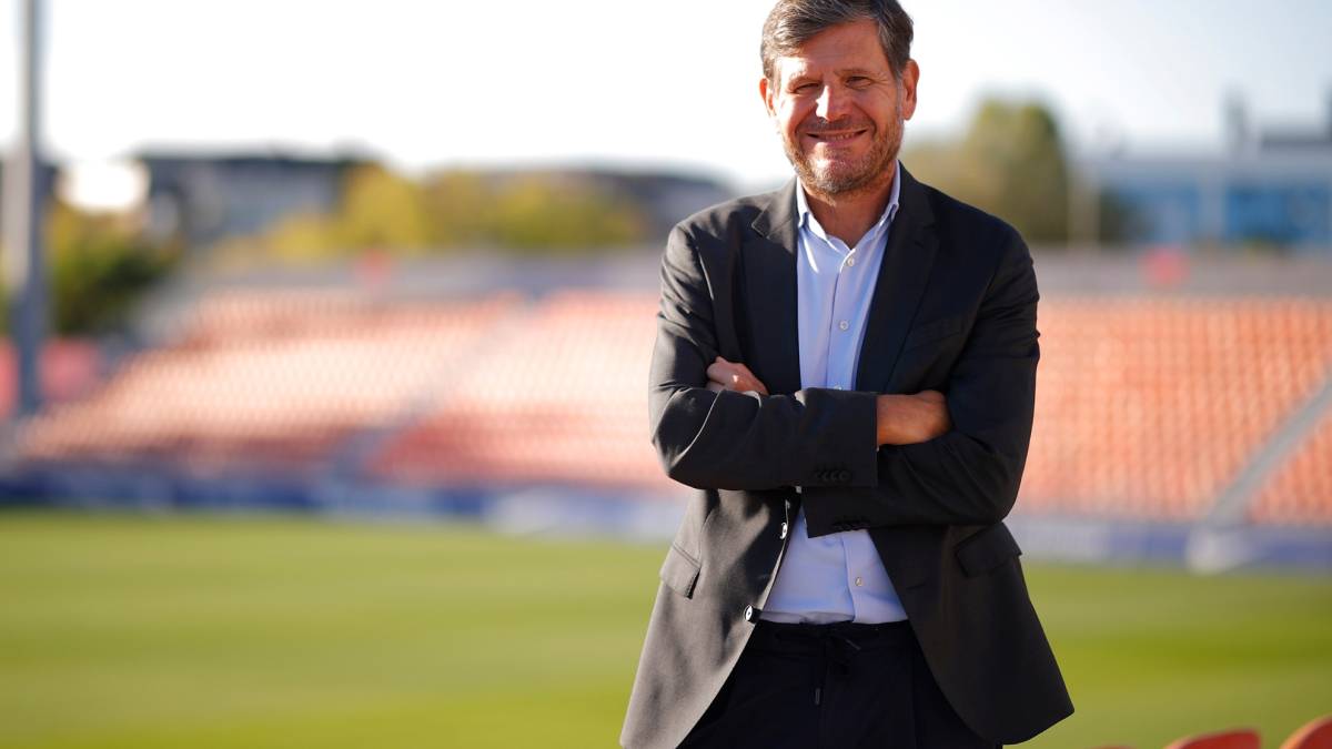 Il direttore del fútbol dell’Atlético commenta la situazione di Julián e il mercato, con il club in tranquillità