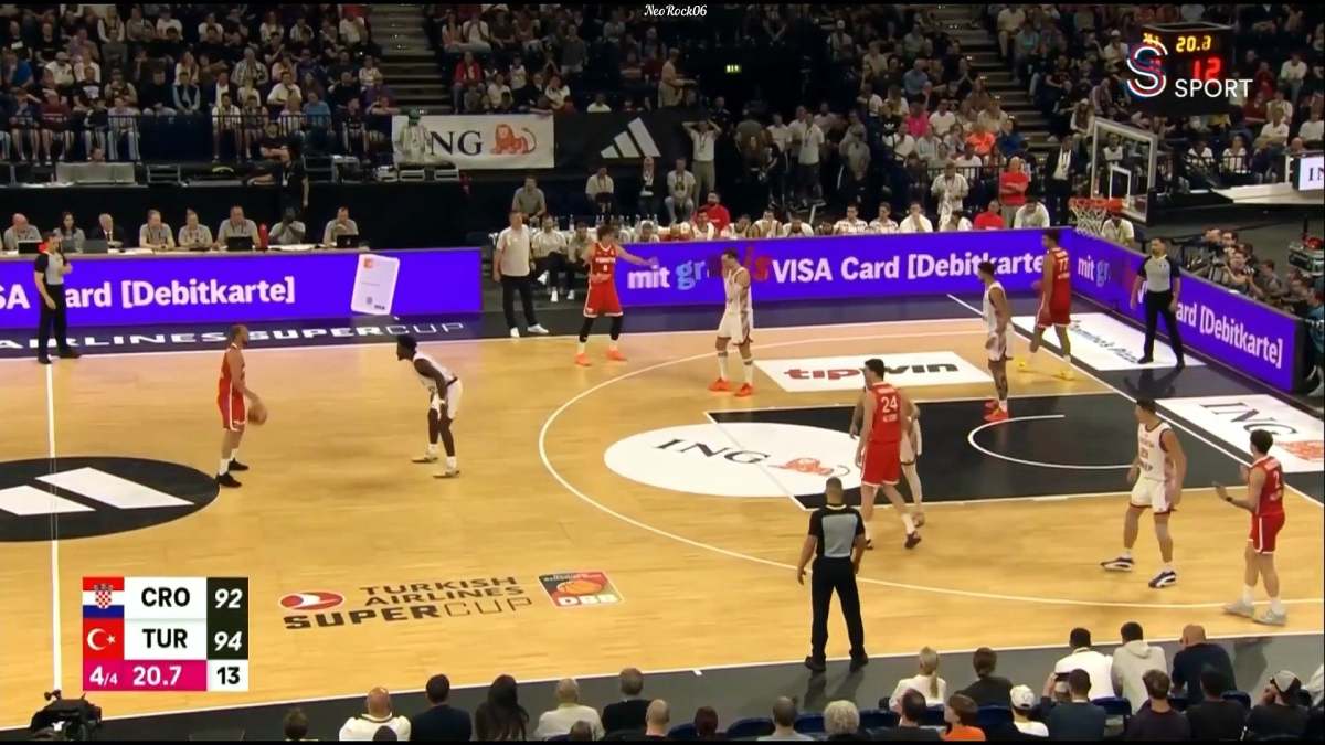 Mario Hezonja lancia un triplo decisivo per la Croazia contro la Turca in Supercup