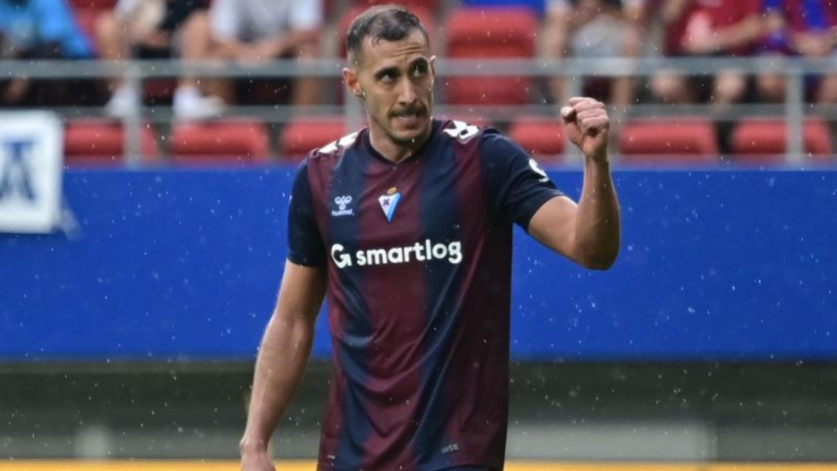 Álvaro, el lateral con alma de '9'