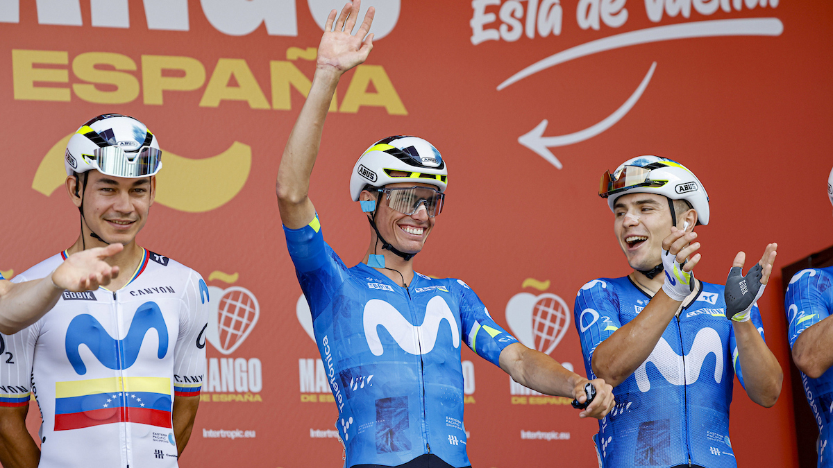 Enric Mas supera Tadej Pogacar in una salita durante la Vuelta a España, un momento raro nel ciclismo moderno