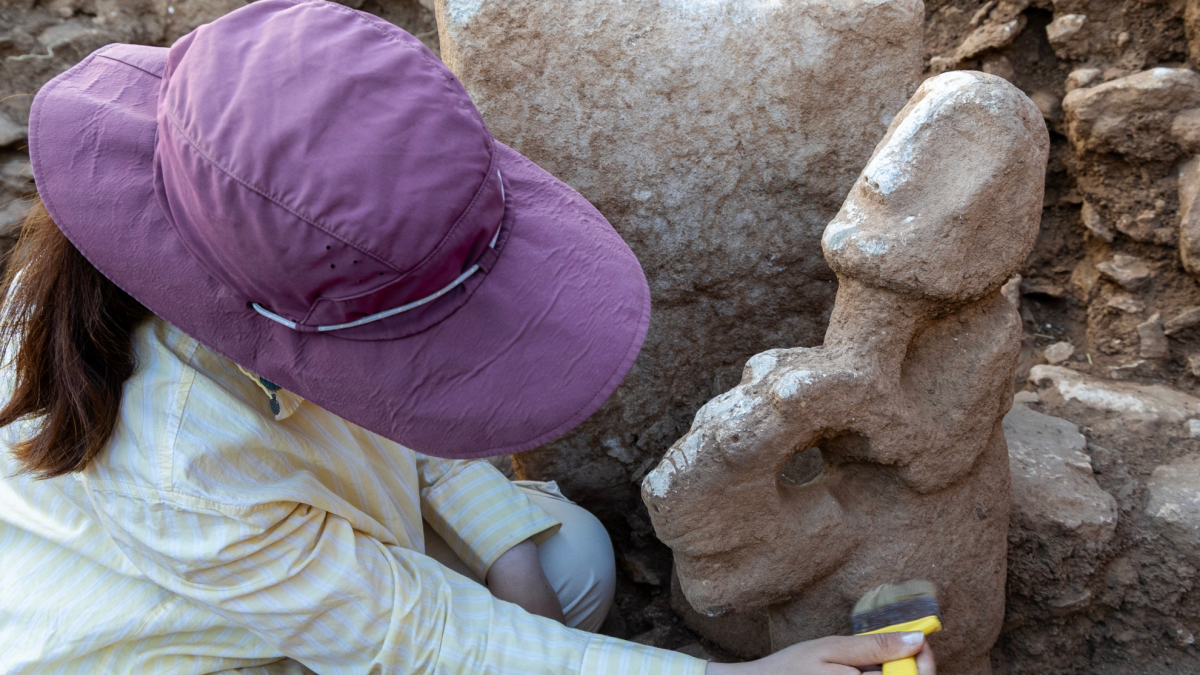 11,000-Year-Old Statue Discovered in Karahantepe Depicts Man on Leopard