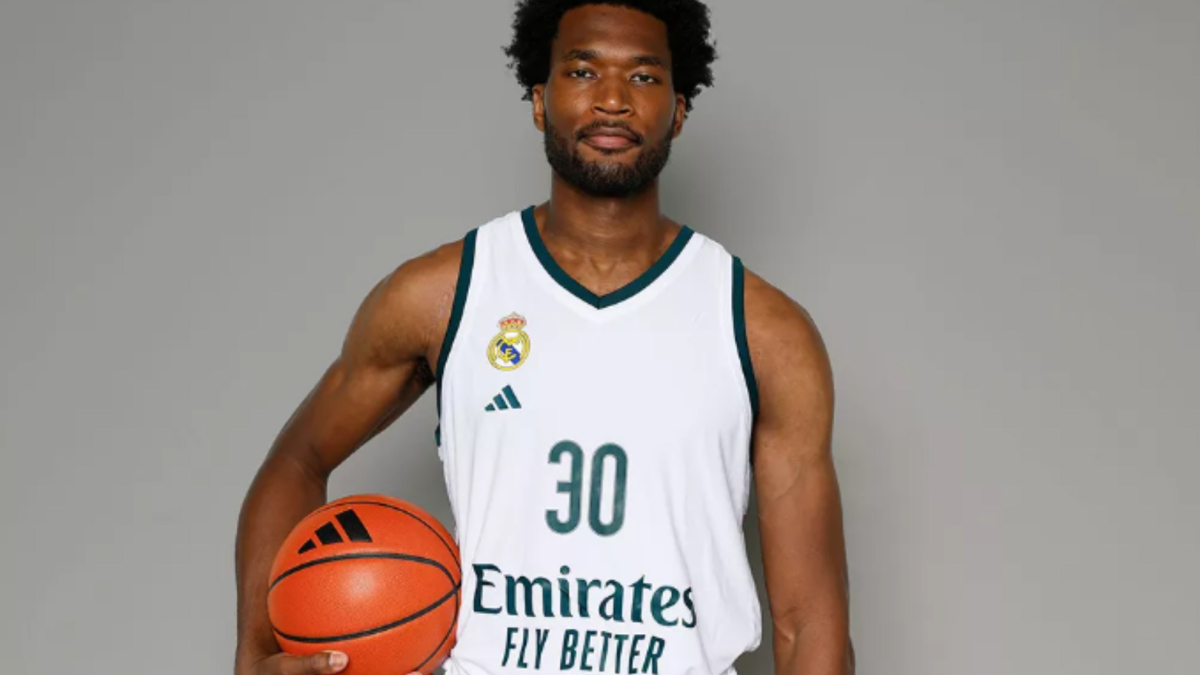 Damian Jones, potencia al servicio del Real Madrid de Pedro Martínez