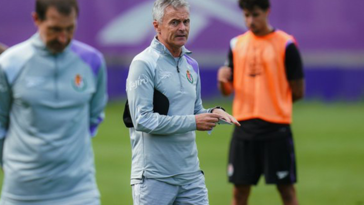 Escribá: "Latasa es un jugador maltratado por los árbitros"