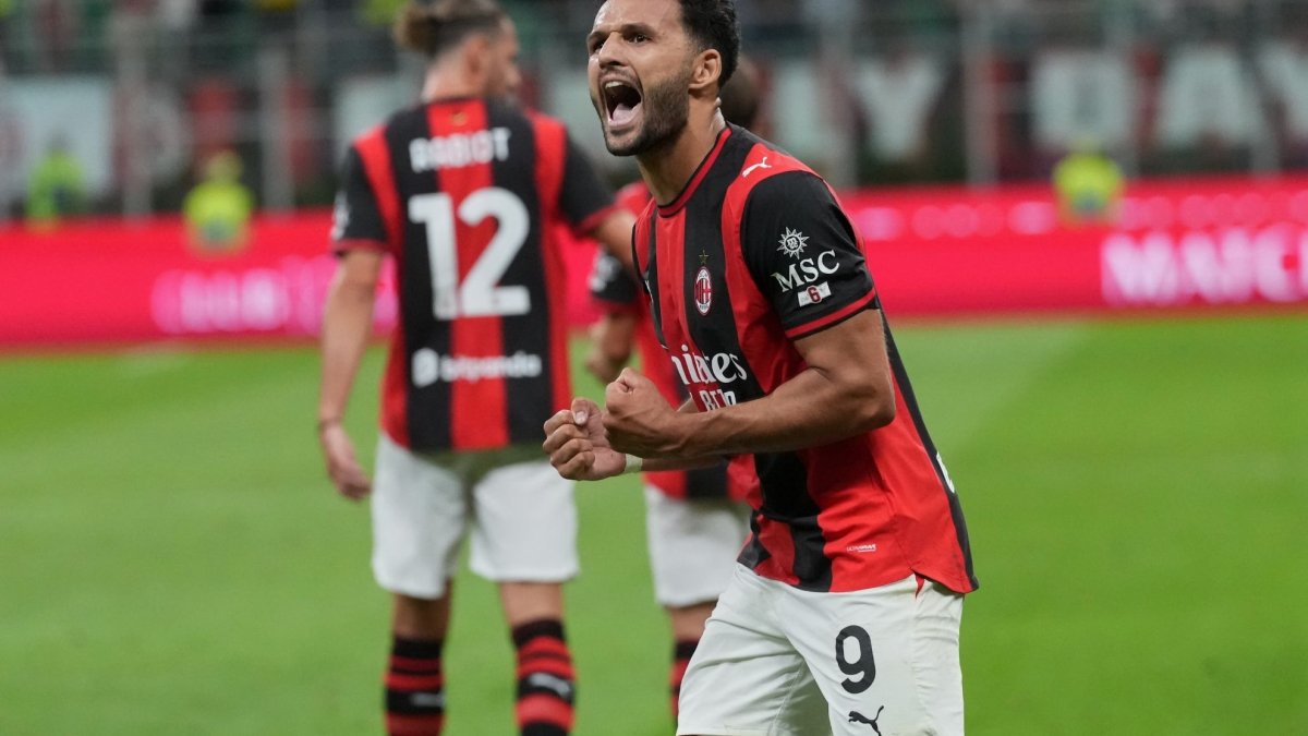 Gonçalo Ramos festeggia il gol contro Venezia, con il Milan che vince 2-0