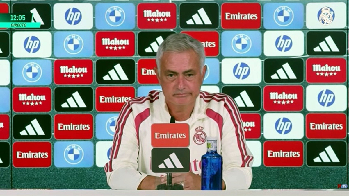 Mourinho parla di Mbappé durante una conferenza stampa, sostenendolo per il Balón de Oro