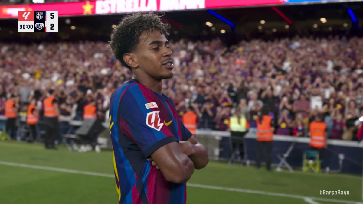 Lamine Yamal celebra uno de sus dos goles ante el Rayo Vallecano en el partido de LaLiga disputado en el estadio del Barcelona.