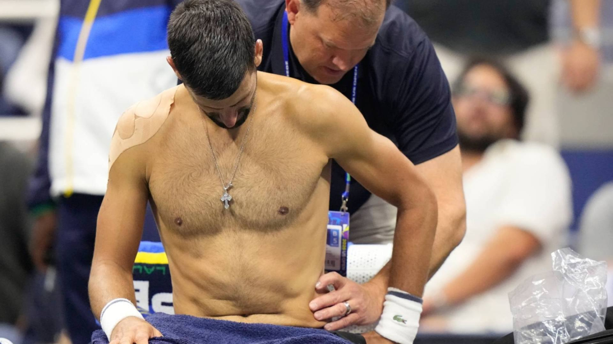 Djokovic sconfitto in prima ronda al US Open da Navone, tra lacrime e dolore