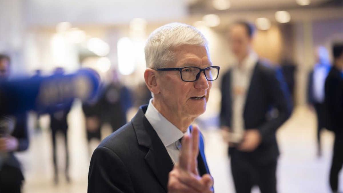 Tim Cook lascia Apple dopo 15 anni, diventa presidente del consiglio, evento di transizione aziendale