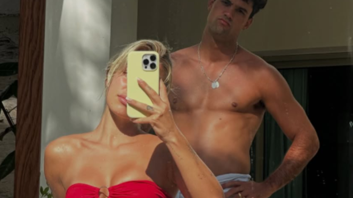 Jessica Goicoechea e Manu Moreno si abbracciano in un video di felicitazione, con momenti privati e carini