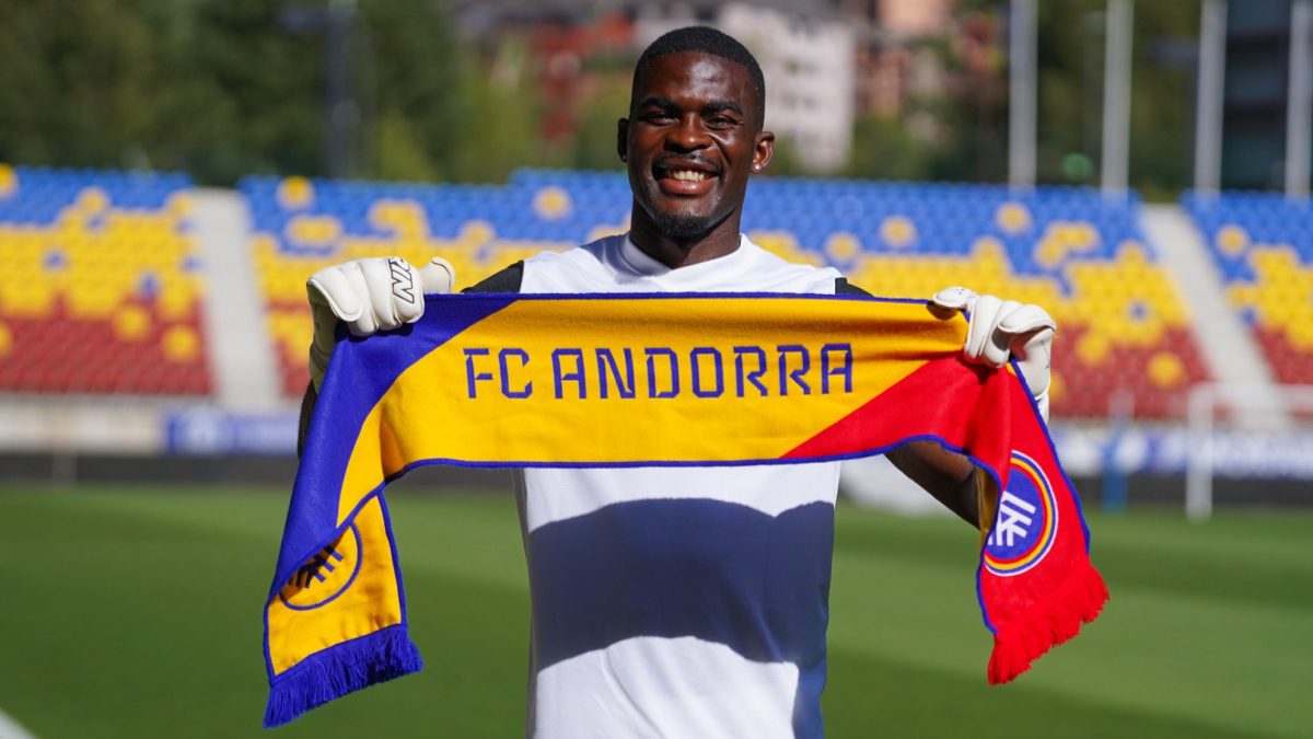 Owono, ilusionado con su segunda etapa en el Andorra: "Nadie puede quitarme la sonrisa de haber vuelto a casa"