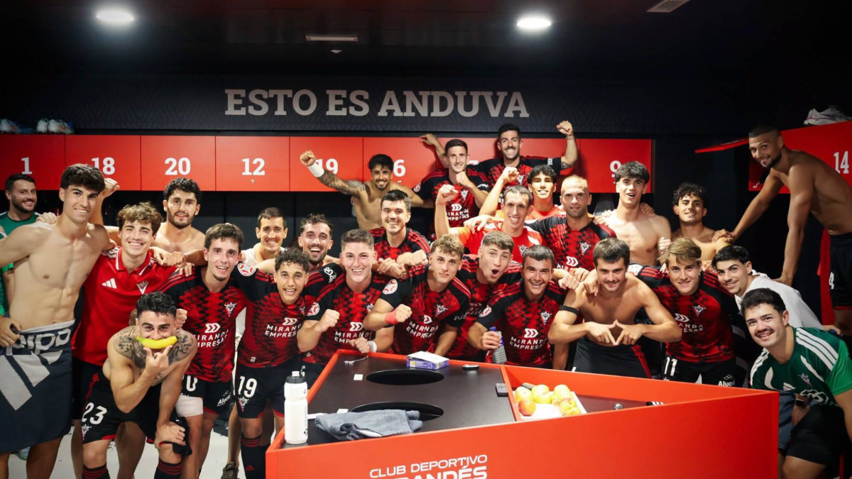 Doblete de Unzueta y primera alegría en Anduva