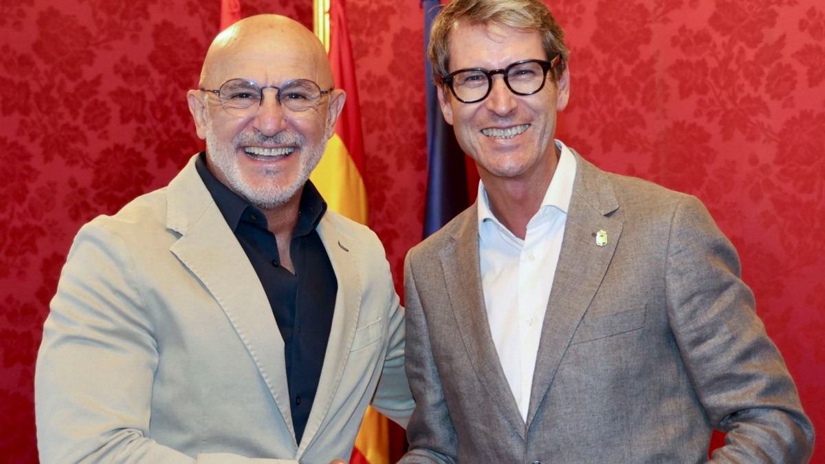 Luis de la Fuente, nombrado Riojano Ilustre y nuevo nombre para el Palacio de los Deportes