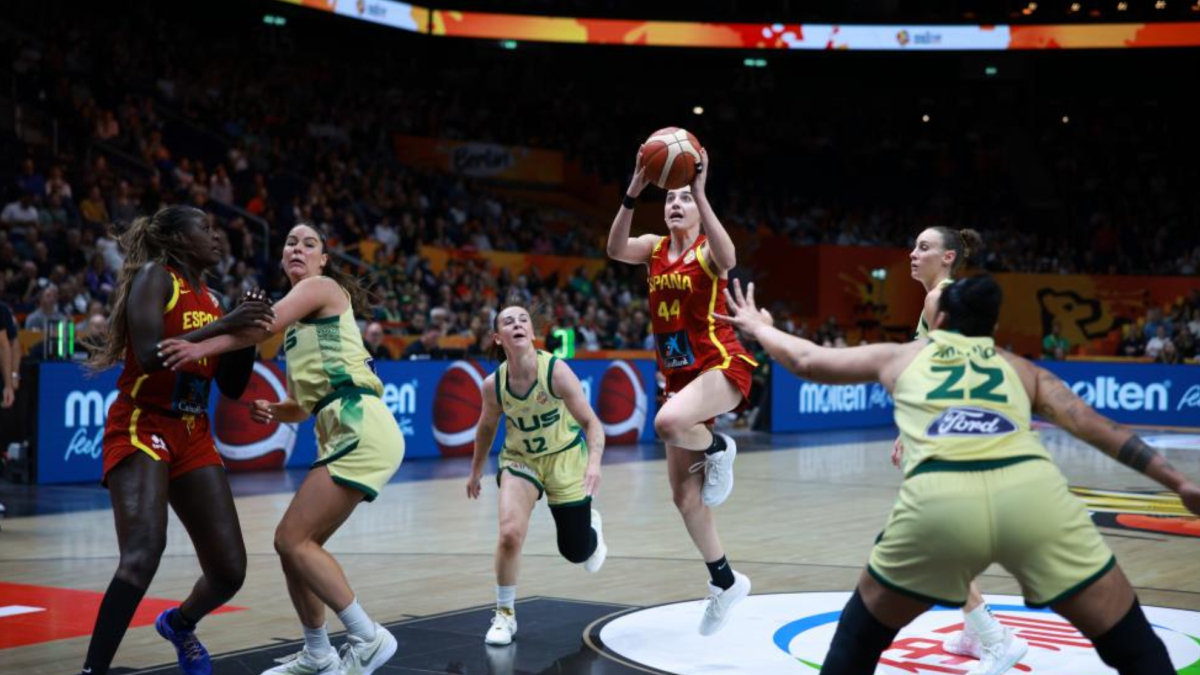 España toca el cielo y luchará por las medallas en el Mundial