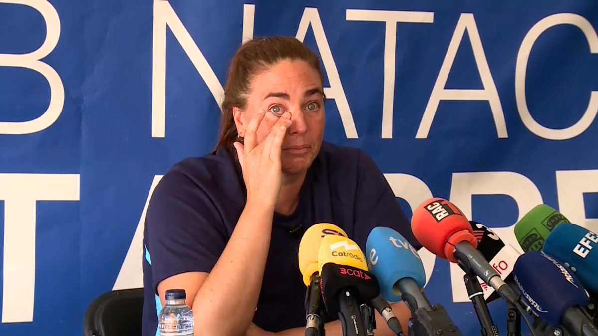 Maica García, ex giocatrice del Sabadell, mostra dolore e disappunto dopo la decisione del club di non rinnovare il contratto