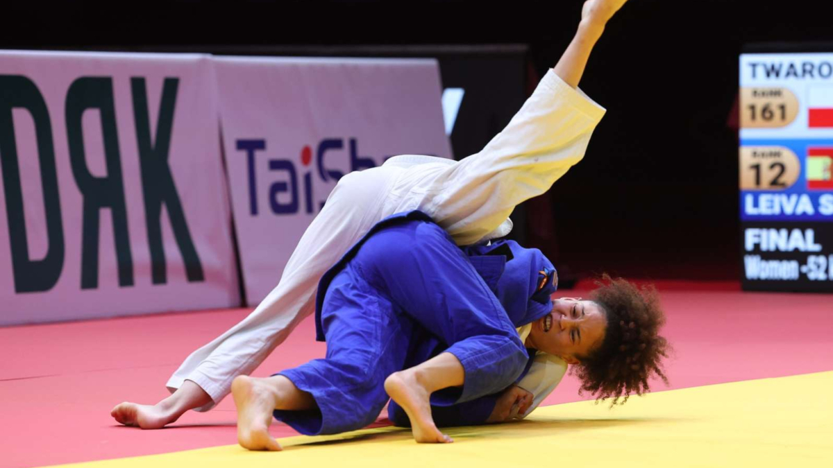 Ayumi Leiva, atleta spagnola, vince l'oro al Grand Slam di Budapest in una competizione di judo