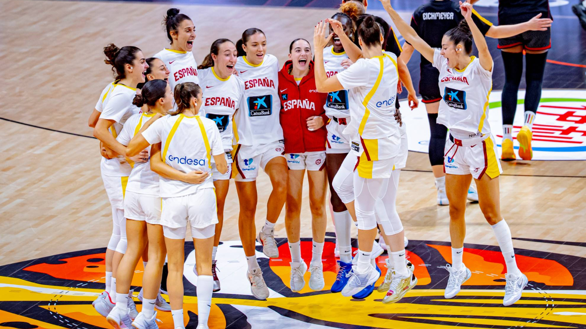 Las 12 chicas de bronce