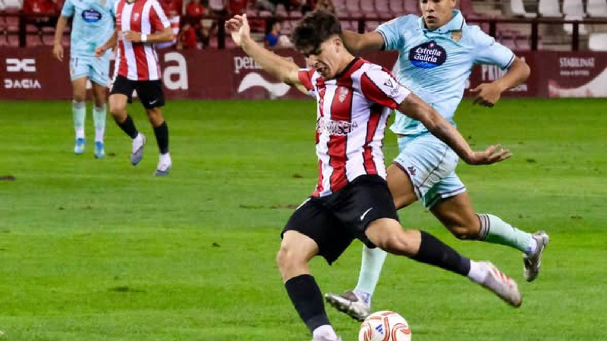 Empate heroico de los riojanos tras jugar una hora en inferioridad
