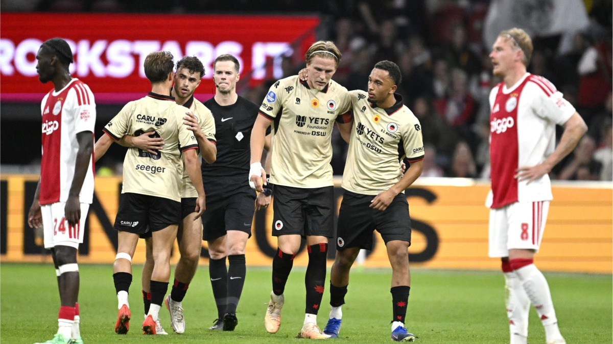 El Ajax de Míchel no coge vuelo