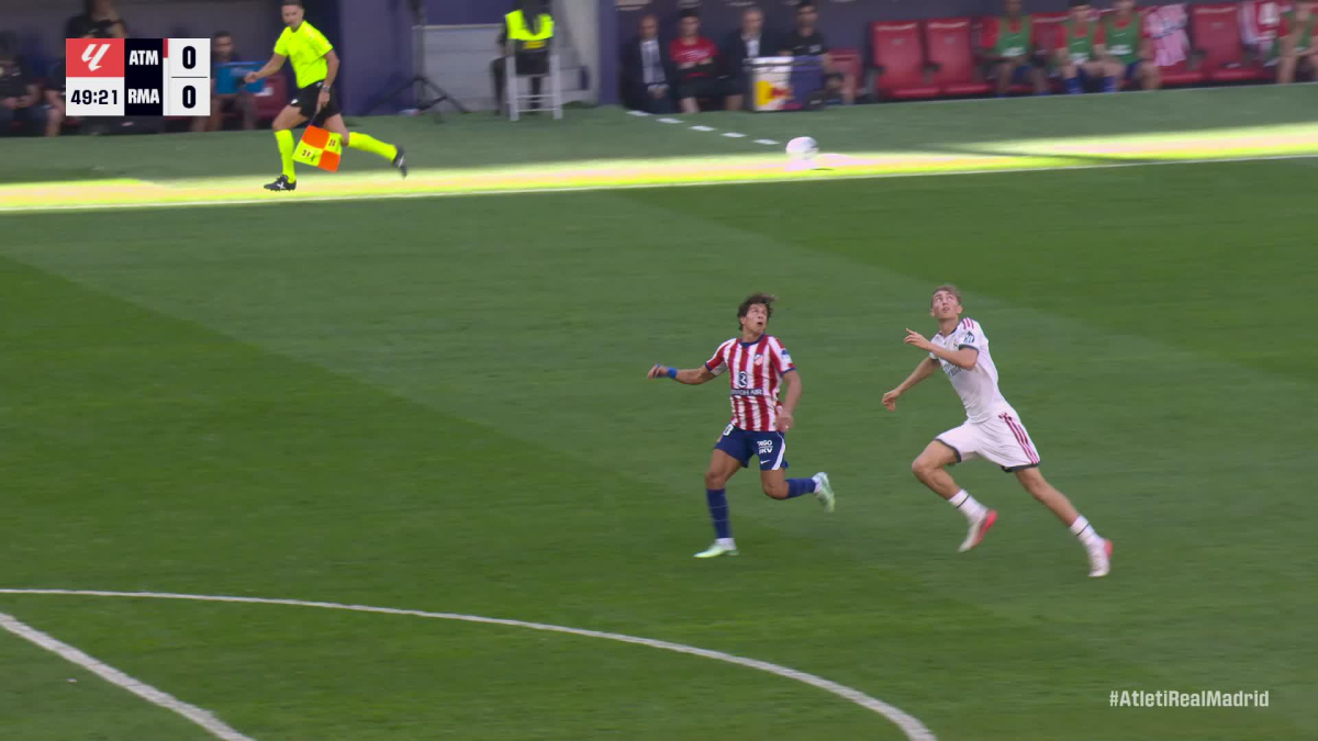  Así fue la roja a Huijsen que tuvo que 'sacarle' el VAR 