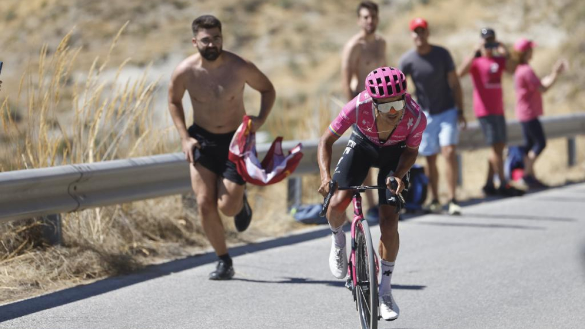 Richard Carapaz no participará en el Mundial de Ciclismo por complicaciones de salud