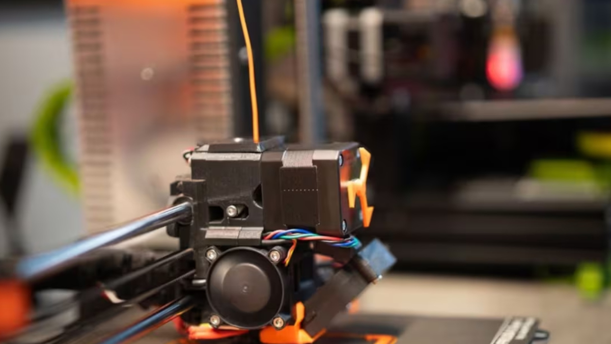 Un estudiante de 16 años ganó 75.000 euros por diseñar una máquina de bajo coste para reciclar residuos