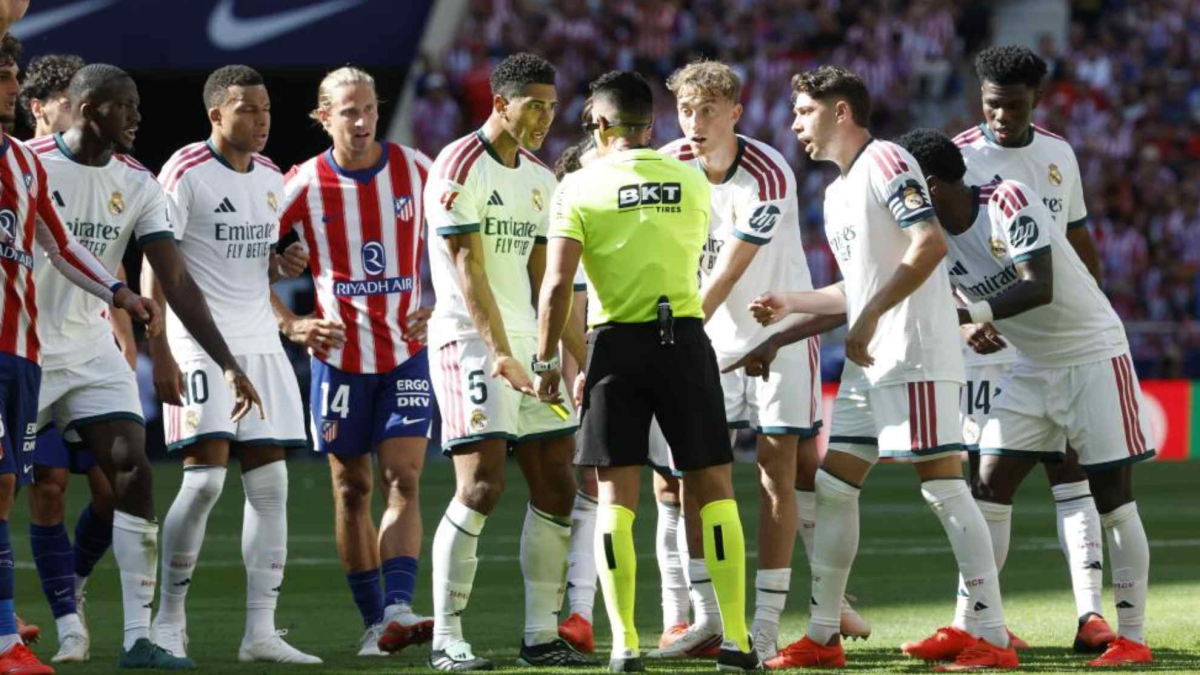  Lío en el descanso con dos expulsiones 