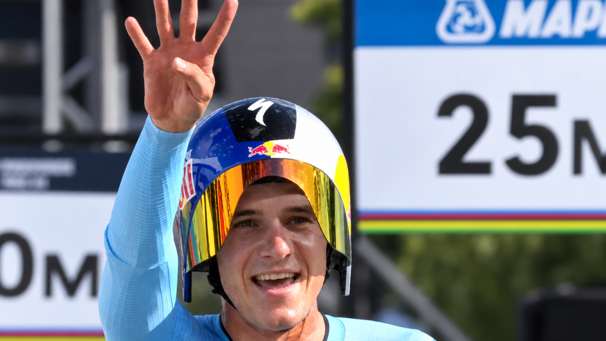  Evenepoel detiene el tiempo y conquista su cuarto arcoíris seguido 