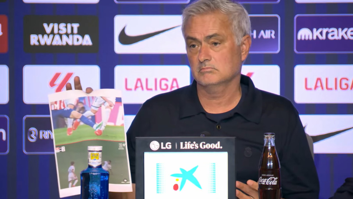  Vuelve el Mourinho más ácido: los cuatro minutos de rajada contra los árbitros 