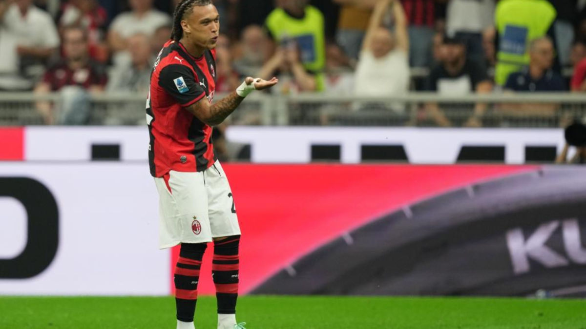  Diego Moreira hace olvidar a Leao: "Elegí el 22 por Kaká" 