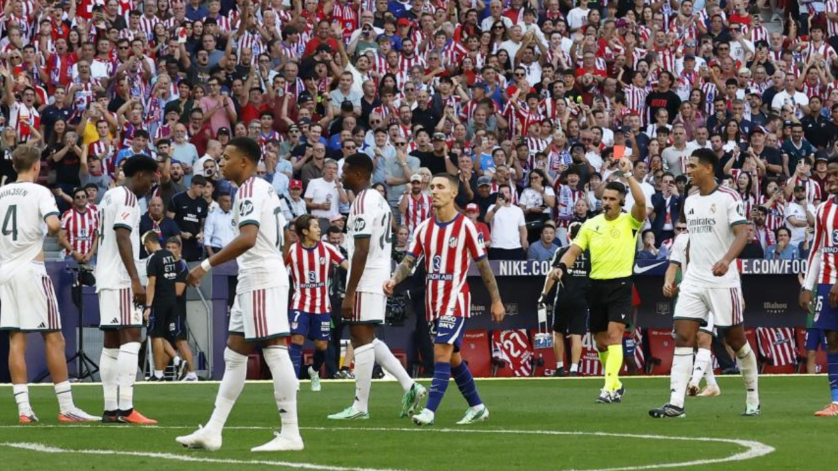  El Atlético contraataca... ¡con una impresora!: "Stop acoso arbitral ya" 