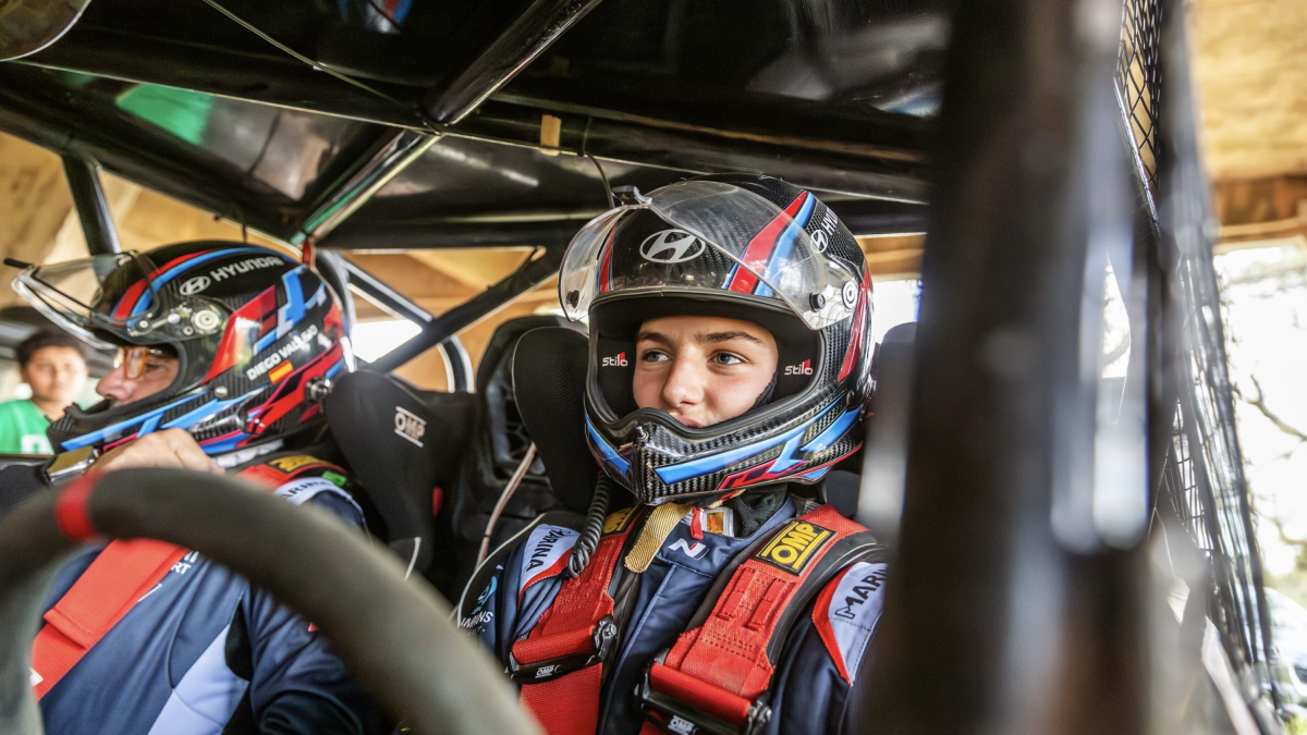 Óscar Fuertes Jr. lidera con 15 años recién cumplidos el Campeonato de Bolivia de Rallies