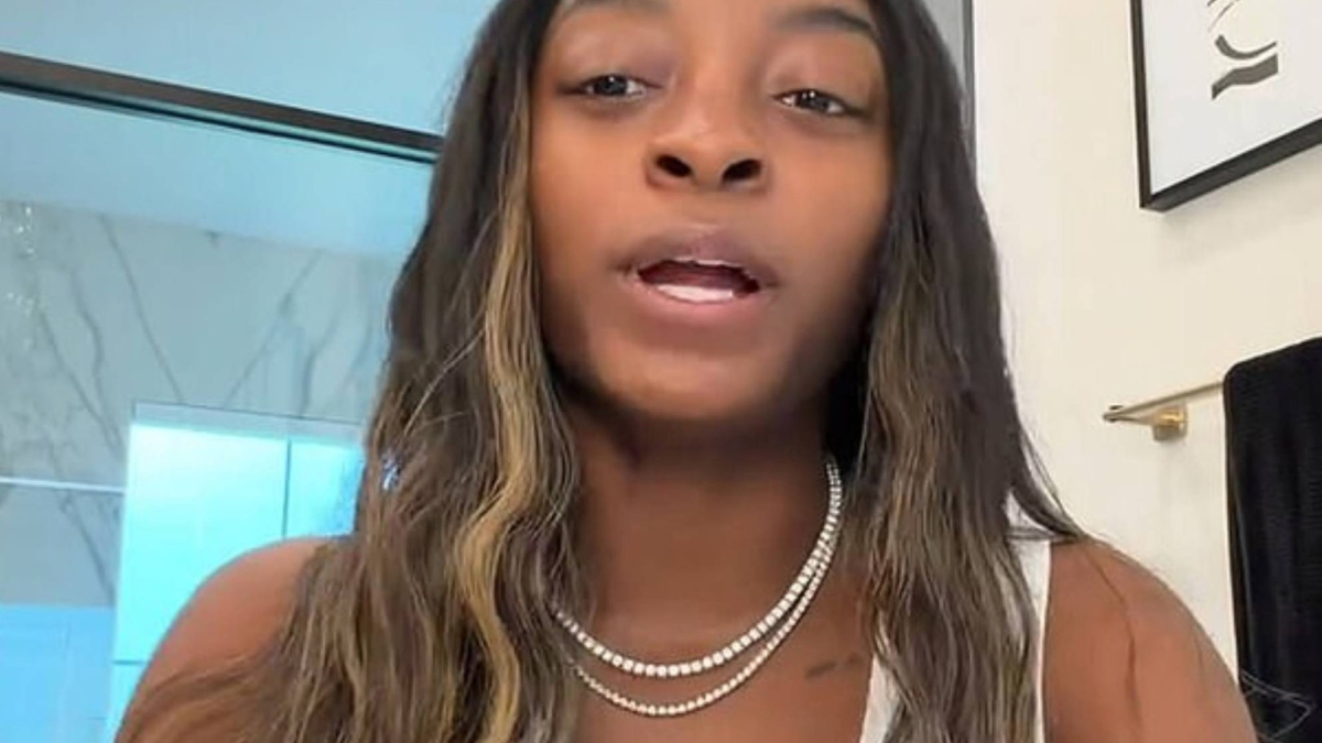 Simone Biles denuncia el robo de su Porsche GTS... y se compra un Lamborghini Urus para superarlo