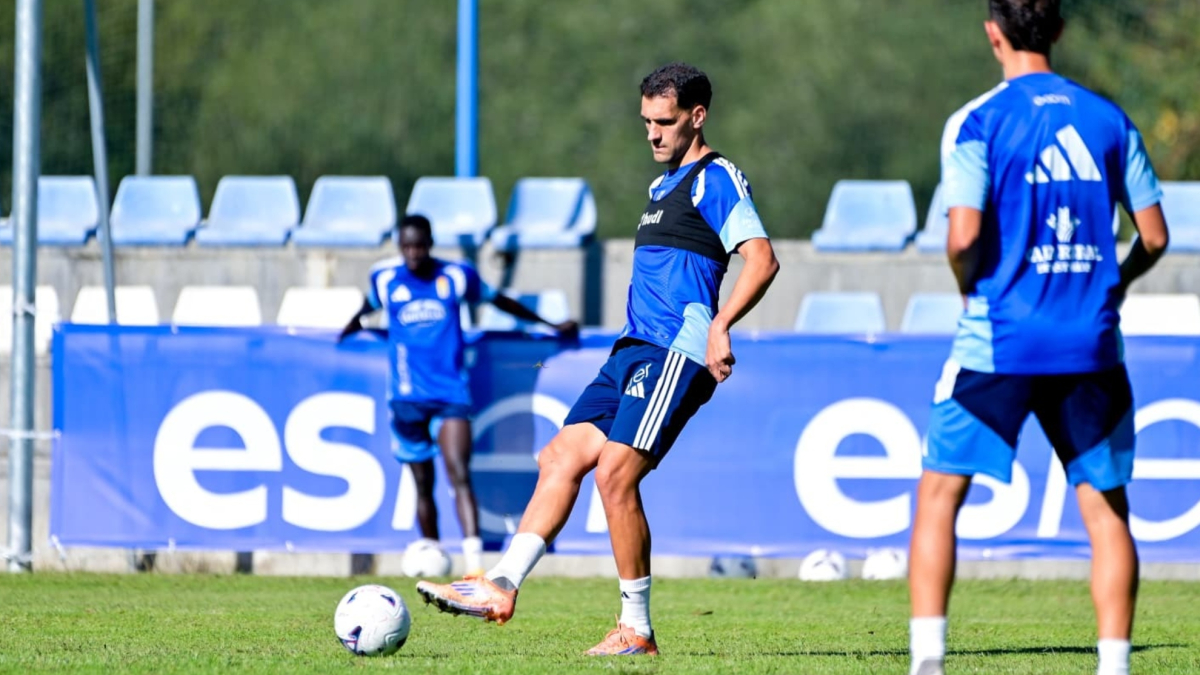 Dani Calvo, capitán del Oviedo: "En el derbi vamos a salir a matar"