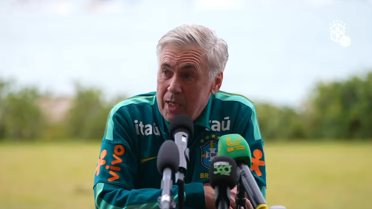 Ancelotti se moja con Vinicius y Raphinha: "Están en momentos diferentes"