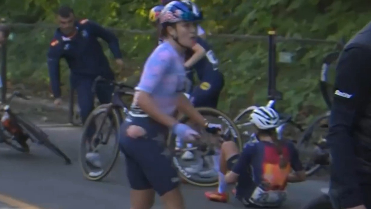 Abandona Paula Blasi tras una doble dura caída en el Mundial