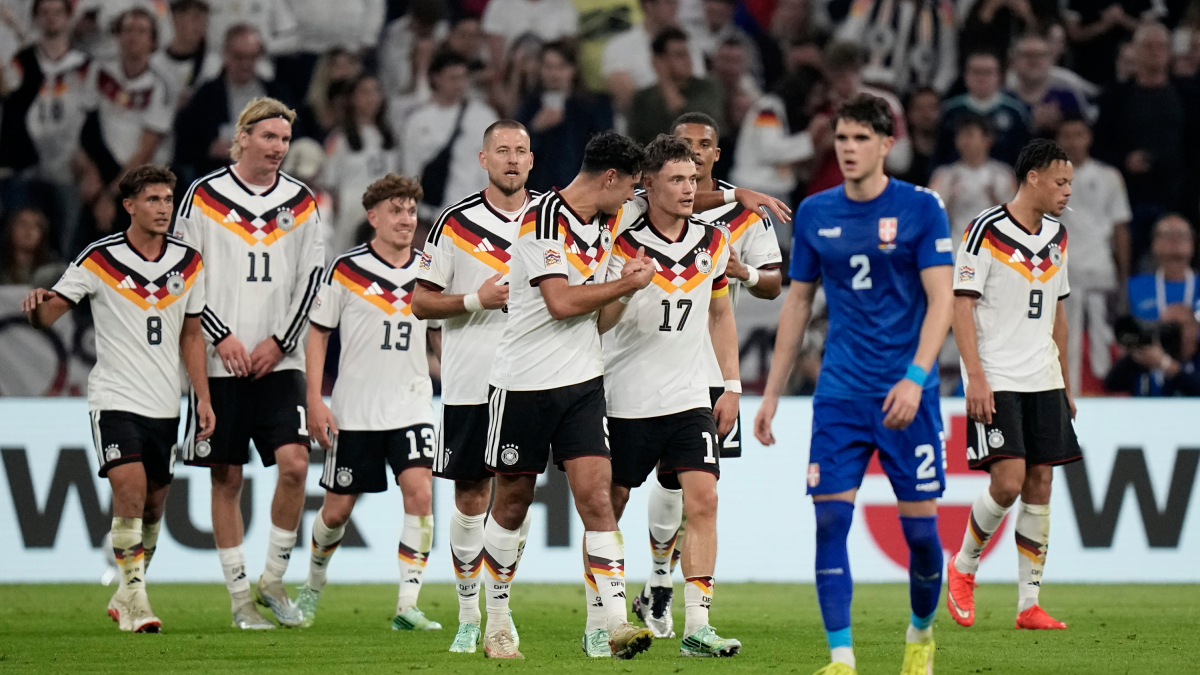 Wirtz corresponde a De la Fuente y es la solución de Klopp