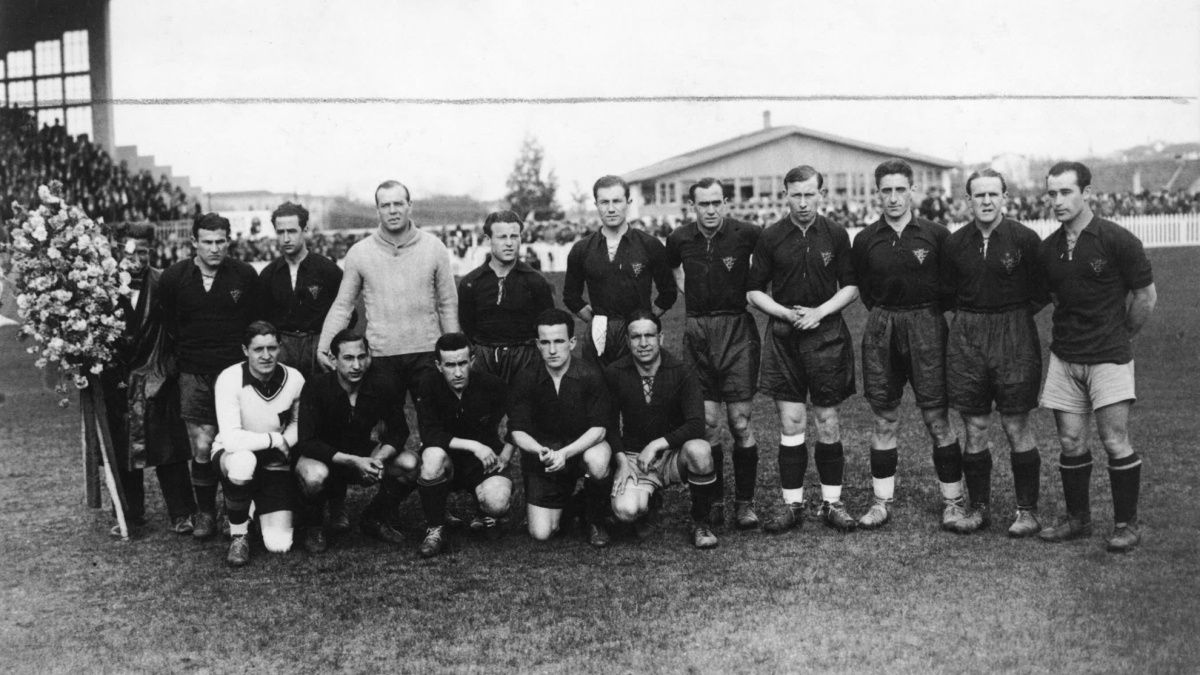 España, Oviedo y el árbitro que inventó A Bola